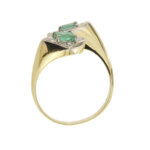 Anello contrarie oro giallo 18kt con smeraldi e diamanti