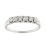 Anello riviere in oro bianco 18kt con 6 diamanti taglio brillante: 2 da 0.10 ct cad, 2 da 0.09 ct cad e 2 da 0.08 ct cad, totale 0.54 ct, colore FG - purezza VS.