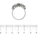anello oro bianco con diamanti a fascia foto paragone righello per misura gioiello in cm grandezza