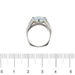 anello oro bianco con diamanti e acquamarina foto paragone righello per misura cm
