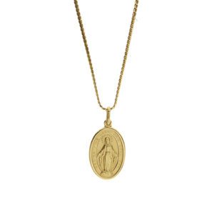 Collana maglia serpentina in oro giallo 18kt con un ciondolo ovale affigurante la Madonna miracolosa con la scritta: “REGINA SINE LABE ORIG.CONC. O.P.N:” e retro con 12 stelle, 2 cuori.