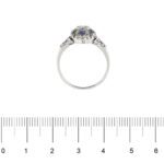 anello art deco in oro bianco con diamanti e zaffiri foto paragone righello per misura gioiello in cm
