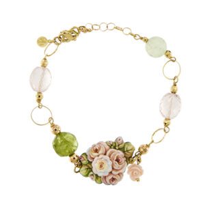 Bracciale in oro giallo 18kt, maglia ad anelli con quarzi, tormaline e rosa di corallo rosa con ciondolo fiore smaltato a mano con la tecnica dello smalto a fuoco chiusura regolabile in lunghezza. Brand: Gabriella Rivalta.