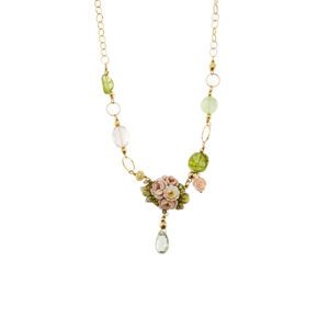 Collana in oro giallo 18kt, maglia ad anelli con quarzi, tormaline e rosa di corallo rosa con ciondolo fiore smaltato a mano con la tecnica dello smalto a fuoco; chiusura regolabile in lunghezza. Brand: Gabriella Rivalta.