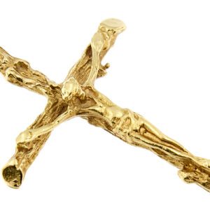 zoom di ciondolo croce con Cristo in oro giallo lavorato