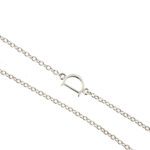 inserto zoom su collana maglia rolò oro bianco con inserto D e ciondolo abbraccio in oro bianco e in oro rosa brand Damiani