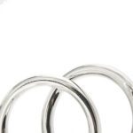 zoom dettaglio incisione Tiffany brand su sonaglio per bambini in argento