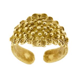 Anello fede sarda in oro giallo 18kt con lavorazione artigianale in filigrana, tipico anello di fidanzamento ove i pallini hanno sia una funzione ornamentale con simbolica: rappresentano i chicchi di grano, simbolo di abbondanza e di prosperità; misura regolabile da 13 a 18.