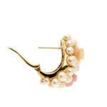 lato e apertura di orecchini Mimi perle e corallo rosa