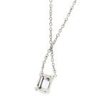 retro di ciondolo rettangolare con topazio su collana oro bianco maglia rolò
