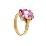 anello con zaffiro rosa