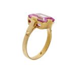 anello oro con zaffiro rosa centrale foto lato prospettiva