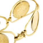 zoom dettaglio chiusura di bracciale oro giallo con sterline 2