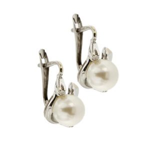 Orecchini a monachella in oro bianco 18kt con 2 perle d'acqua salata da 7-7,5mm colore bianco e 4 diamanti taglio huit huit da 0,01 ct cad. totale 0,04 ct - colore FG e purezza VS.
