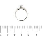 anello solitario con diamanti in oro bianco foto paragone righello per misura gioiello in cm