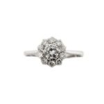 frontale di anello oro bianco a fiore con diamanti 2