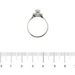 anello oro bianco a fiore con diamanti foto paragone righello per misura gioiello in cm