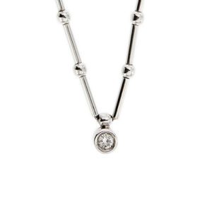 Collana maglia con sfere e barilotti in oro bianco 18kt, punto luce a cipollina con diamante taglio brillante da 0.10 ct - colore GH e purezza VS.