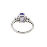 visione interna e retro anello oro bianco con diamanti e tanzanite