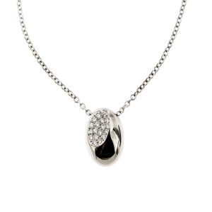 Collana maglia rolò in oro bianco 18kt con ciondolo ovale bombato e impreziosito da 18 diamanti taglio brillante da 0.04 ct cad. totale 0.72 ct, colore FG - purezza VVS. Brand: Faraone.