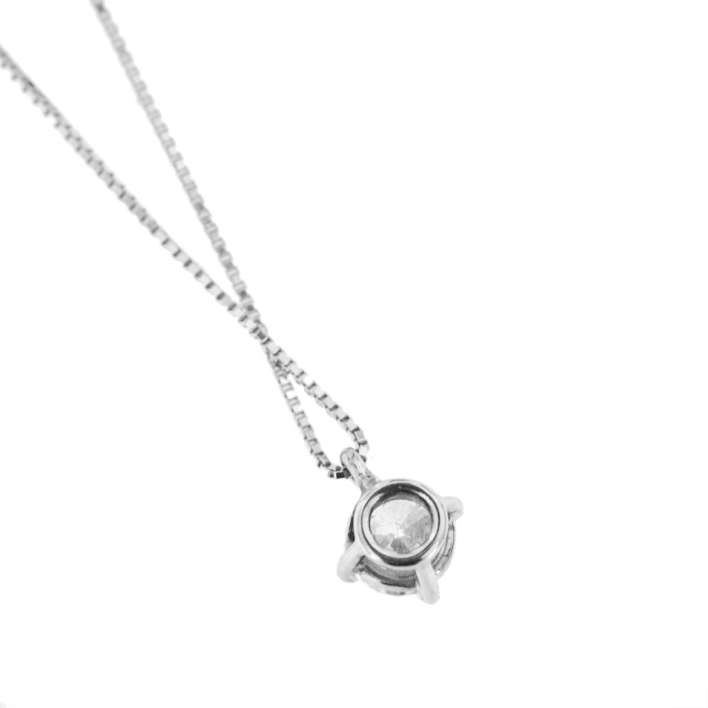 retro di ciondolo con diamante su collana punto luce in oro bianco maglia veneziana