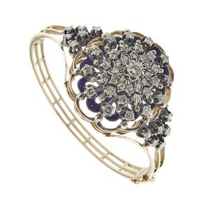 Bracciale rigido con fiore ovale su sfondo smaltato blu in oro rosa 14kt impreziosito da 49 diamanti taglio brillante: 1 da 0.42 ct, 5 da 0.10 ct cad., 19 da 0.07 ct cad., 12 da 0.05 ct cad. e 12 da 0.03 ct cad. totale 3.21 ct - colore GH e purezza SI; chiusura a scomparsa con sicura.