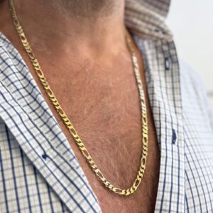 Foto gioiello indossata: collana oro giallo maglia figaro o groumette 3+1