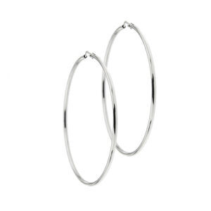 Orecchini a cerchio grande in oro bianco 18kt, chiusura a scomparsa.
