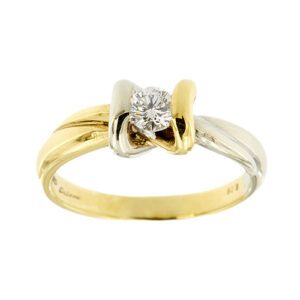 Anello solitario a fiocco in oro giallo e oro bianco 18kt con diamante taglio brillante da 0.28 ct - colore FG e purezza VVS. Brand: Salvini.