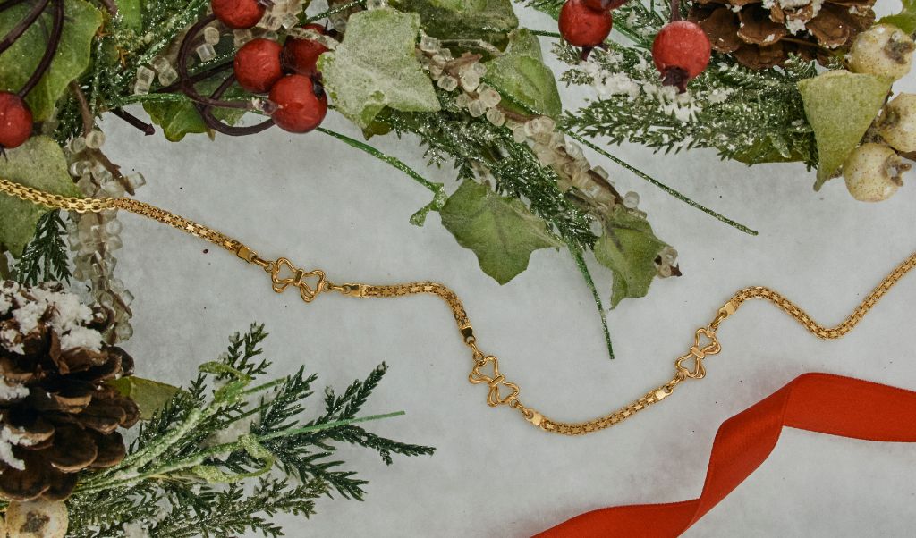 Foto articolo di blog: gioielli in oro per Natale (idee regalo Natale 2025)