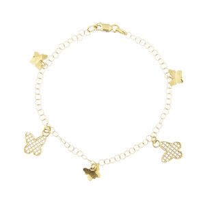 Bracciale in oro giallo 18kt, maglia rolò con 5 charms a forma di farfalle: 3 piccole lucide e 2 grandi traforate, chiusura con moschettone.