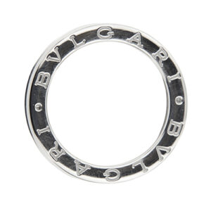 zoom dettaglio scritta Bulgari anello oro bianco B Zero