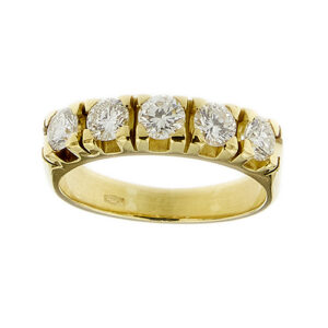 Anello riviere in oro giallo 18kt con 5 diamanti taglio brillante: 1 da 0.18 ct, 2 da 0.16 ct cad e 2 da 0.15 ct cad, totale 0.80 ct; colore FG - purezza VVS.