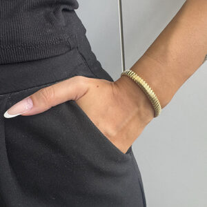 Foto gioiello indossata: bracciale oro giallo maglia tubogas