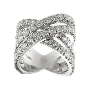 Anello a fascia incrociata in oro bianco 18 kt con 70 diamanti taglio brillante, totale 5,29 ct - colore GH, purezza VS.